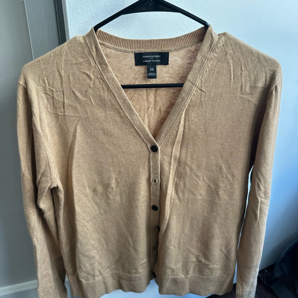 Banana Republic Forever Women's Camel V-Neck Cardigan Sweater